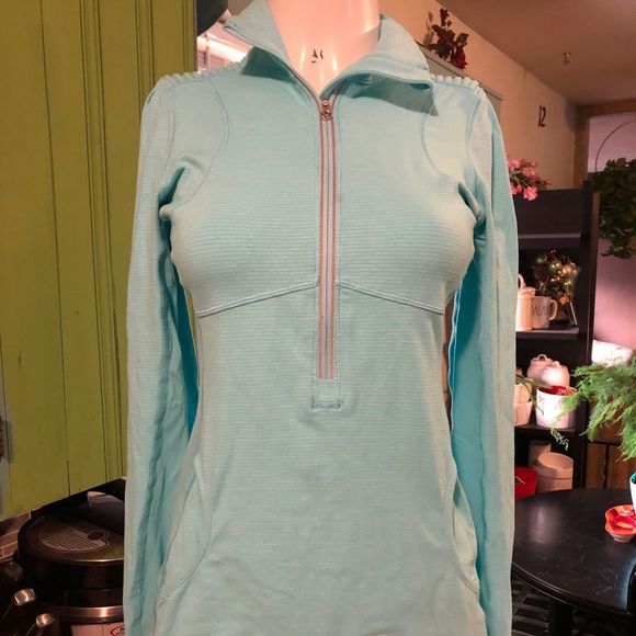 Lululemon light blue pique 1/2 zip - Picture 2 of 14